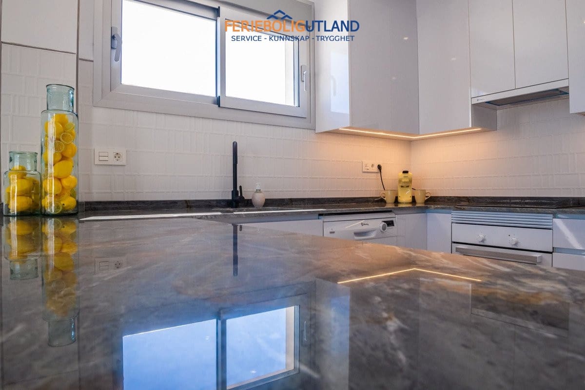 3 soverom Villa til salgs i Los Alcazares med svømmebasseng garasje - € 445 000 (Ref: 10006926)