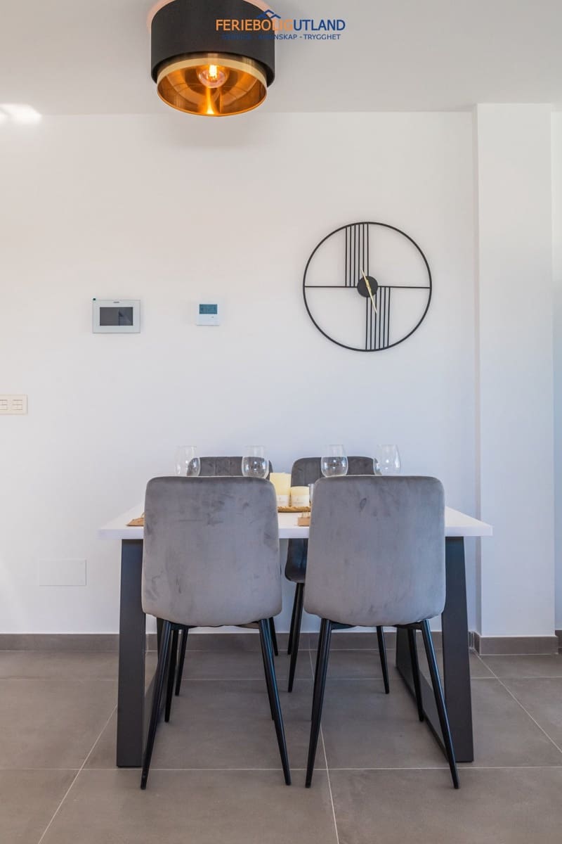 3 soverom Villa til salgs i Los Alcazares med svømmebasseng garasje - € 445 000 (Ref: 10006926)