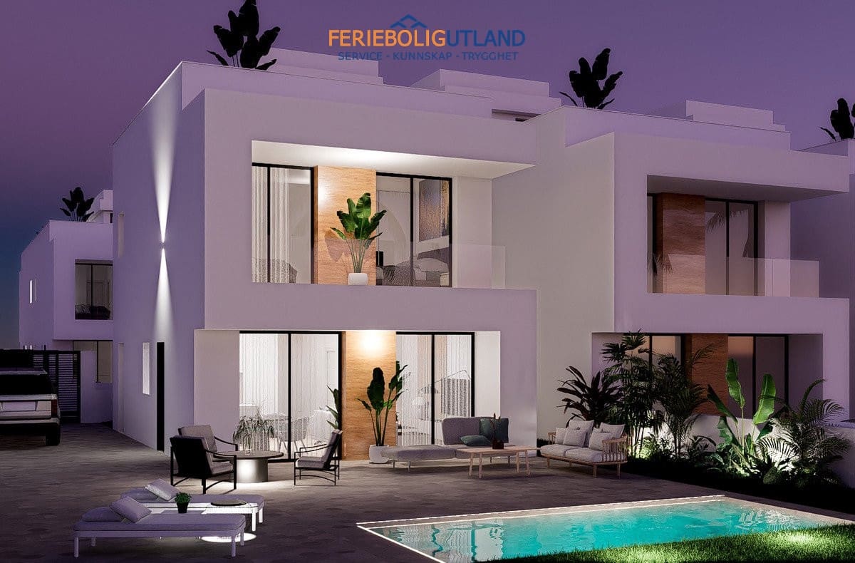 Pareado de 3 habitaciones en La Zenia en venta con piscina garaje - 495.000 € (Ref: 10006928)