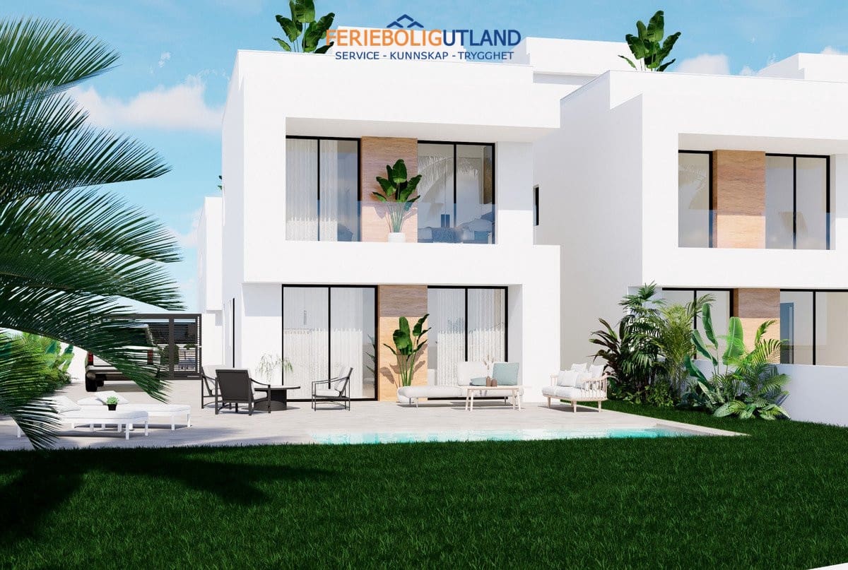 Pareado de 3 habitaciones en La Zenia en venta con piscina garaje - 495.000 € (Ref: 10006928)
