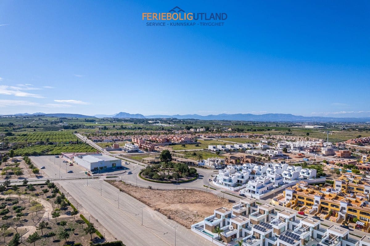 3 soveværelse Villa til salg i Los Montesinos med swimmingpool garage - € 485.000 (Ref: 10006931)