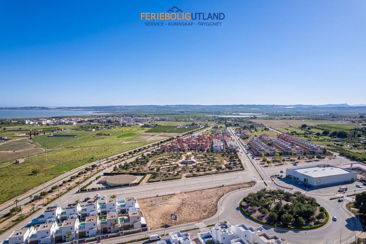 3 soveværelse Villa til salg i Los Montesinos med swimmingpool garage - € 485.000 (Ref: 10006931)