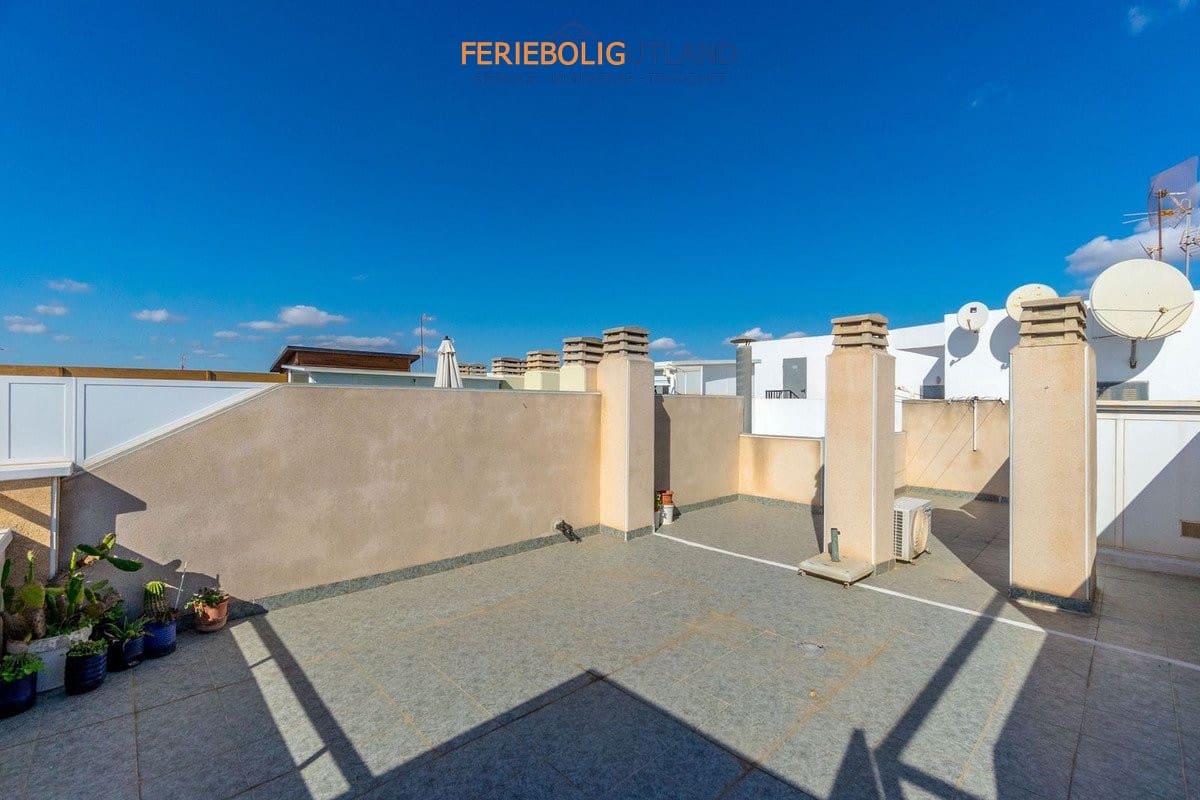 3 sypialnia Penthouse na sprzedaż w Torrevieja z garażem - 229 000 € (Ref: 10006934)