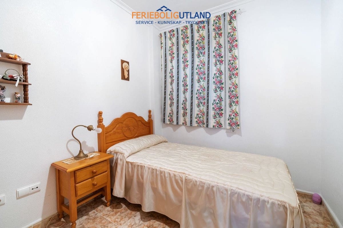 3 sypialnia Penthouse na sprzedaż w Torrevieja z garażem - 229 000 € (Ref: 10006934)