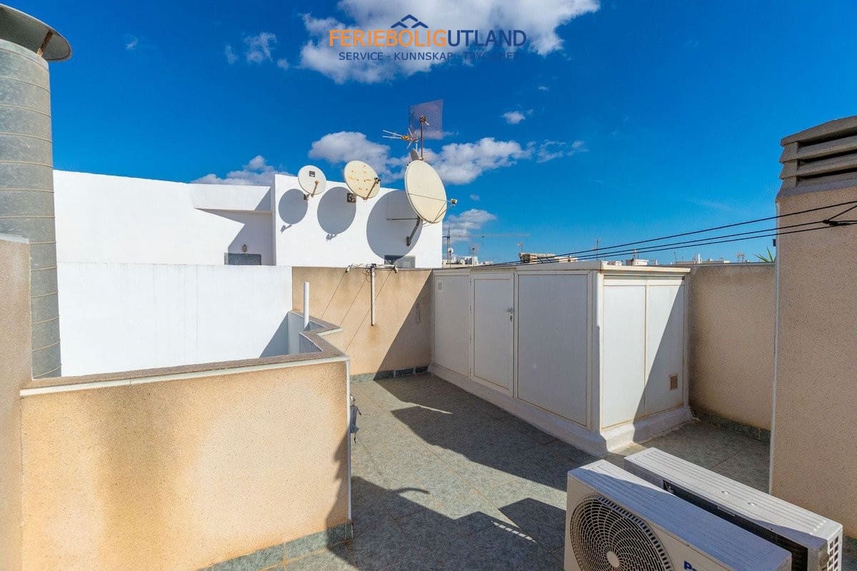 3 sypialnia Penthouse na sprzedaż w Torrevieja z garażem - 229 000 € (Ref: 10006934)