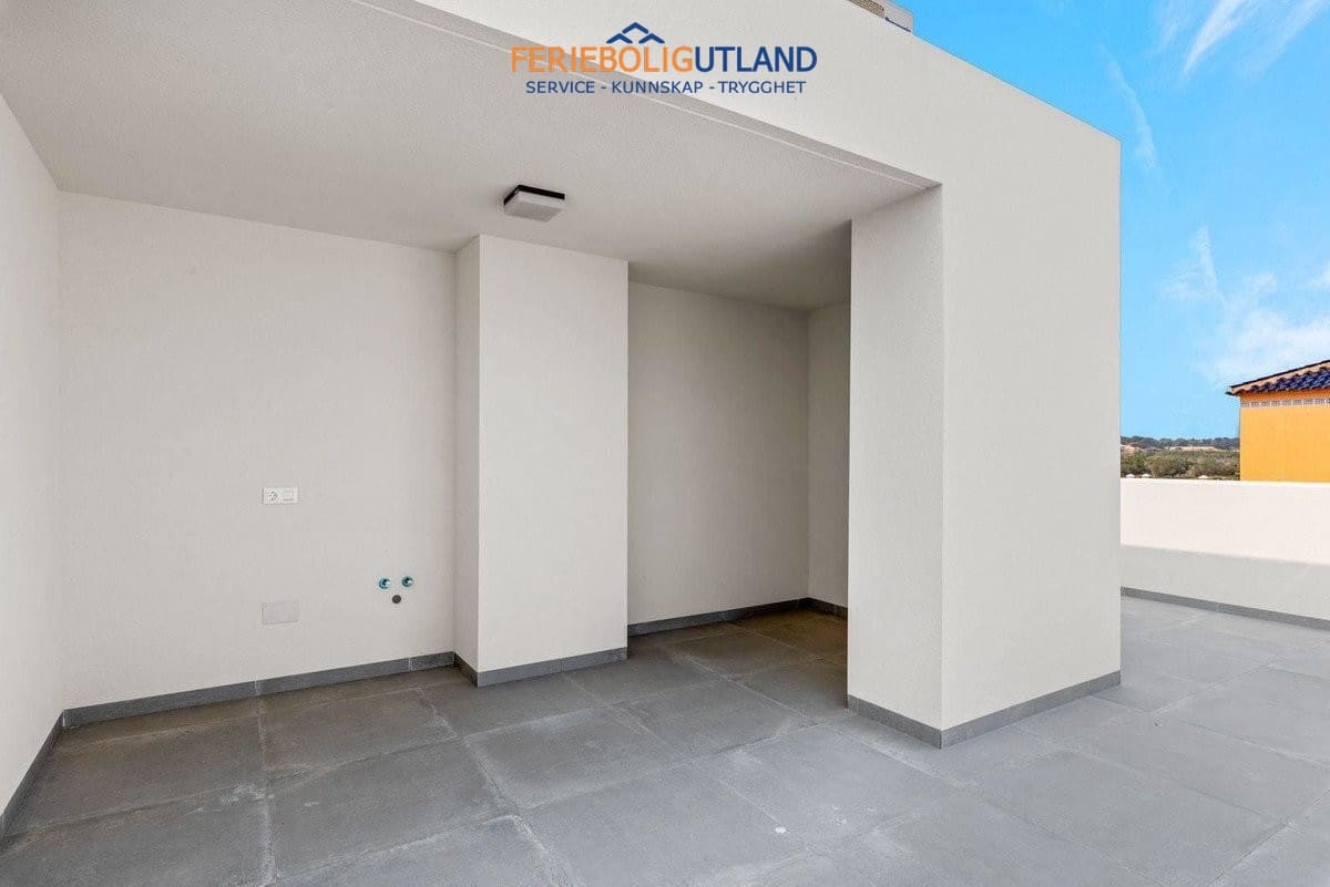 2 soveværelse Lejlighed til salg i Villamartin med swimmingpool garage - € 339.000 (Ref: 10006936)