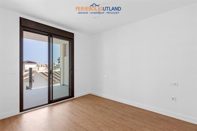 2 soveværelse Lejlighed til salg i Villamartin, Orihuela med swimmingpool garage - € 339.000 (Ref: 10006936)