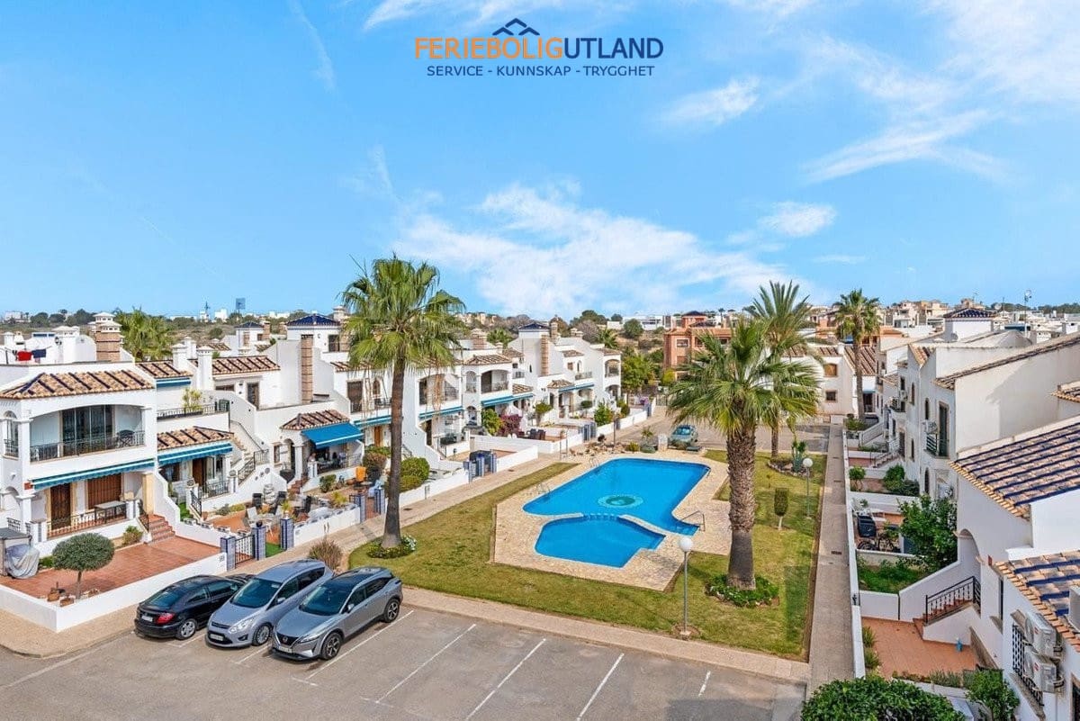 2 soveværelse Lejlighed til salg i Villamartin med swimmingpool garage - € 339.000 (Ref: 10006936)