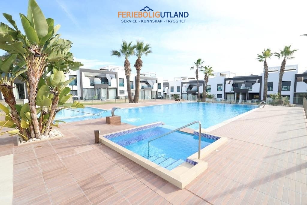 2 sypialnia Bungalow na sprzedaż w Playa Flamenca z basenem garażem - 270 000 € (Ref: 10006937)