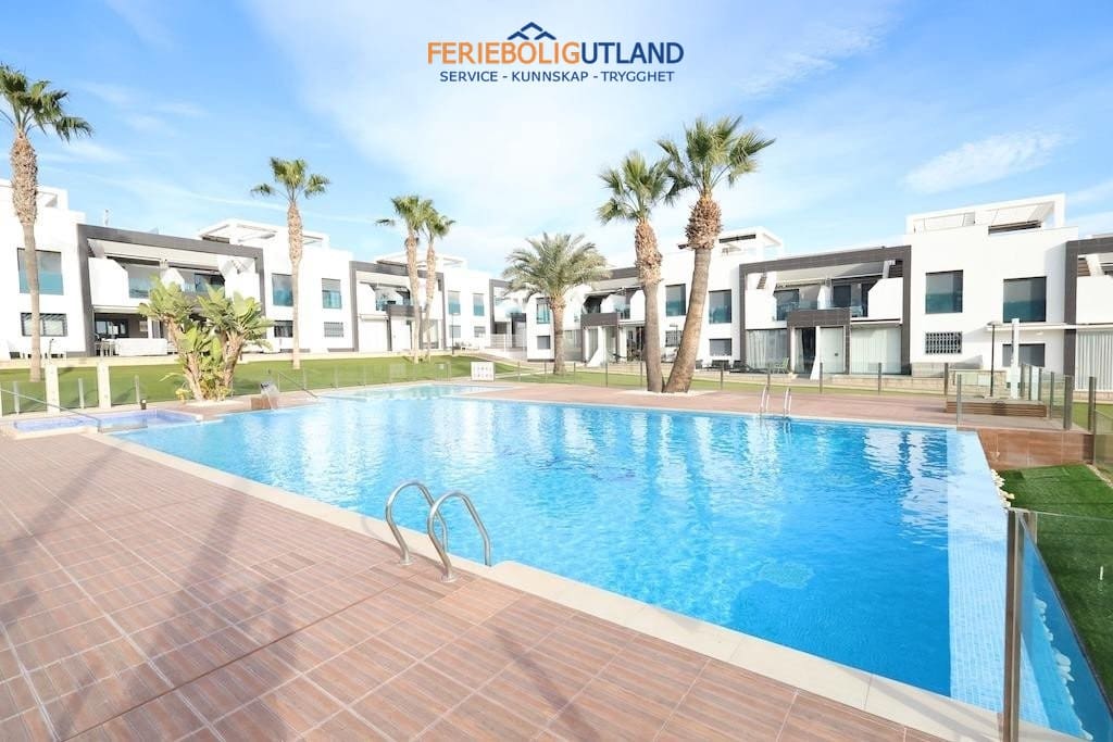 2 sypialnia Bungalow na sprzedaż w Playa Flamenca z basenem garażem - 270 000 € (Ref: 10006937)