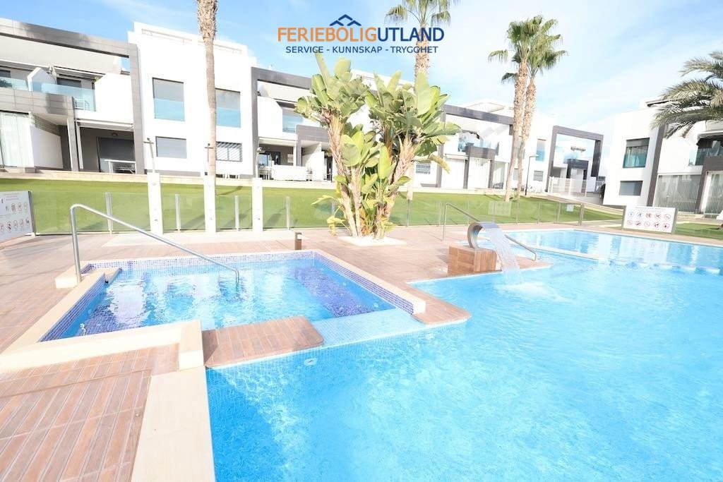 2 sypialnia Bungalow na sprzedaż w Playa Flamenca z basenem garażem - 270 000 € (Ref: 10006937)