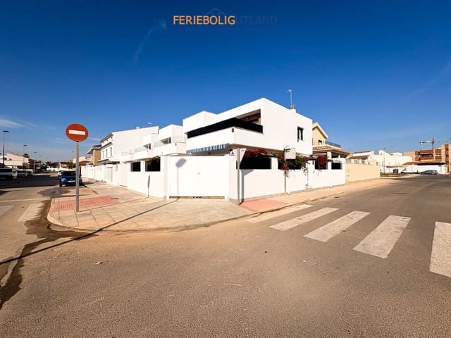 3 soveværelse Villa til salg i San Pedro del Pinatar ciudad, San Pedro del Pinatar med swimmingpool garage - € 390.000 (Ref: 10006941)