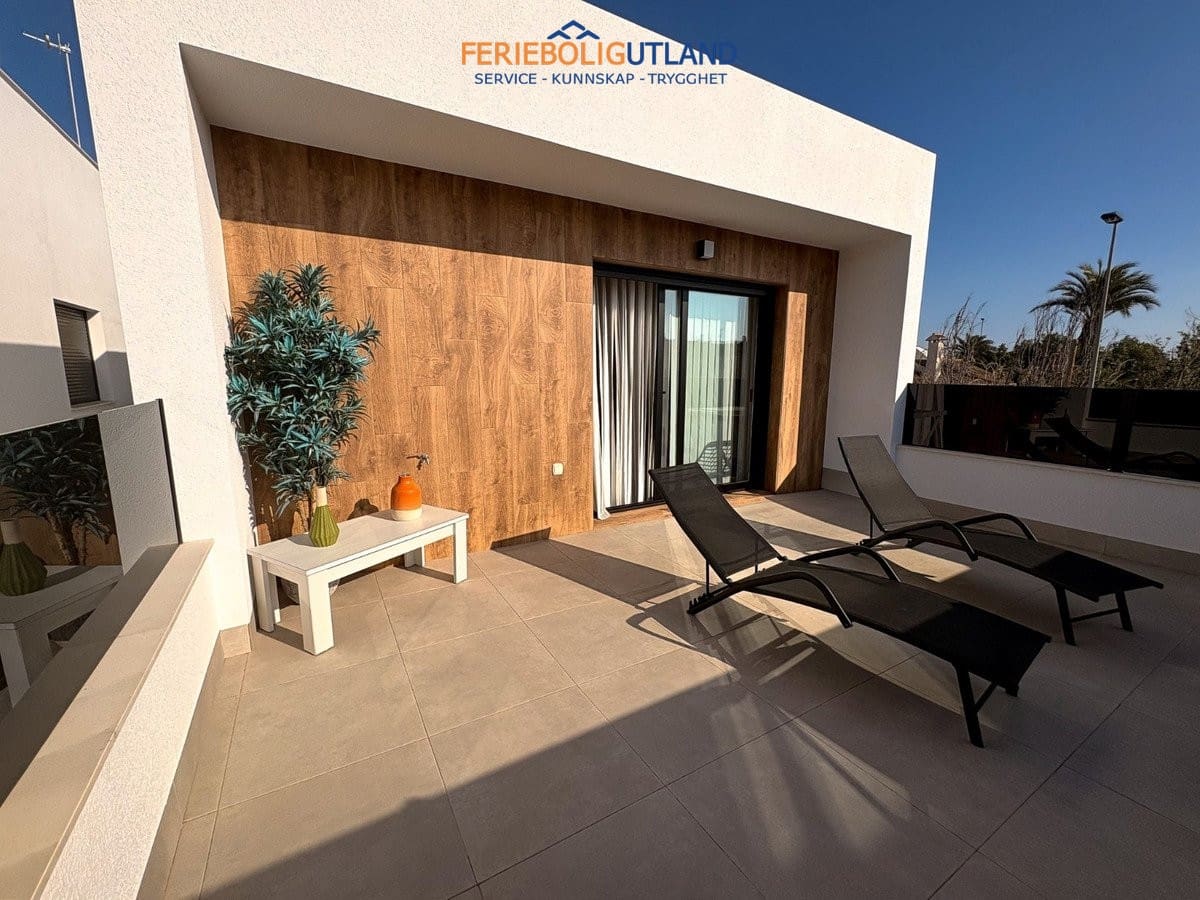3 soveværelse Villa til salg i San Pedro del Pinatar med swimmingpool garage - € 390.000 (Ref: 10006941)