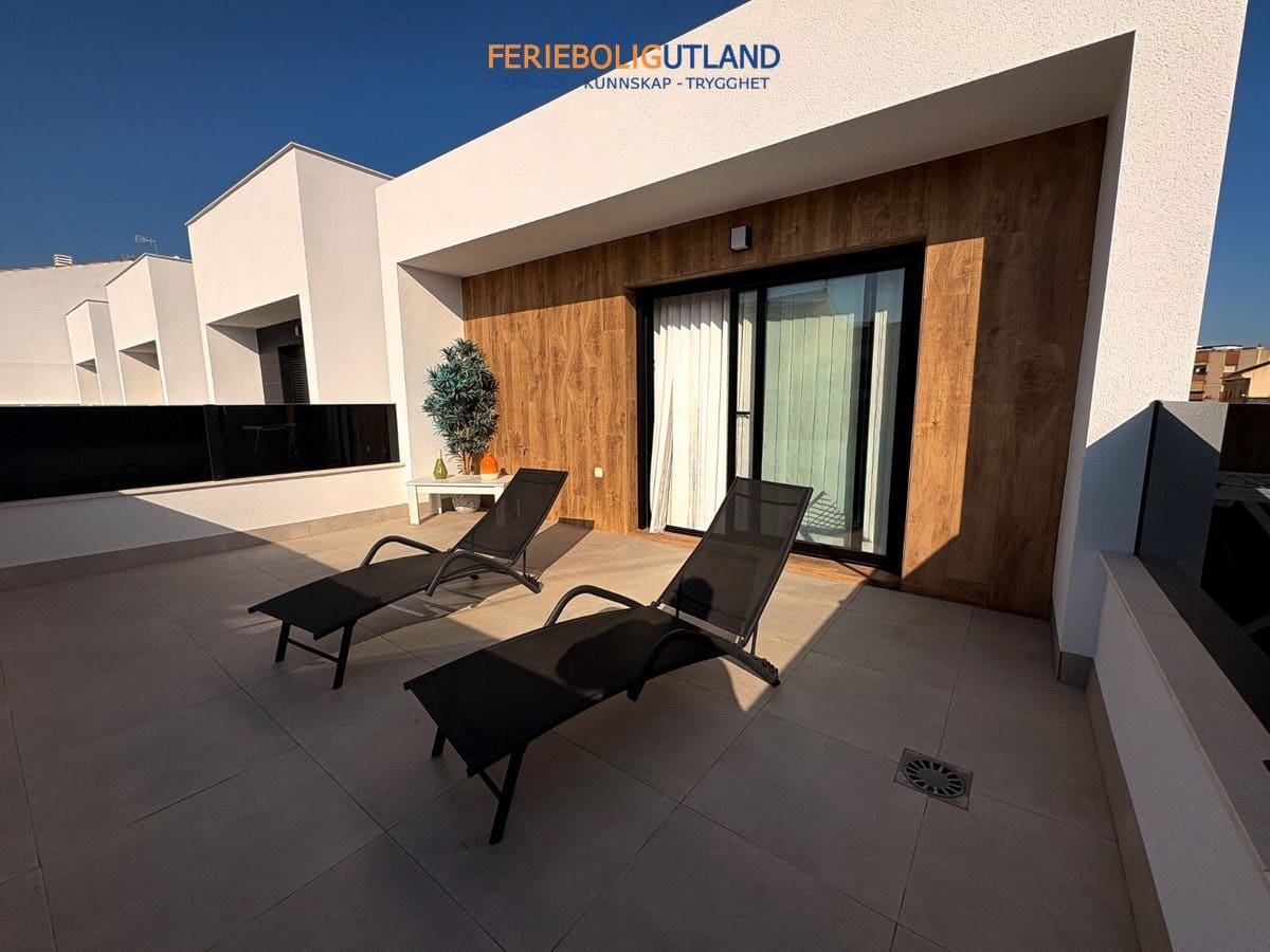 3 soveværelse Villa til salg i San Pedro del Pinatar med swimmingpool garage - € 390.000 (Ref: 10006941)