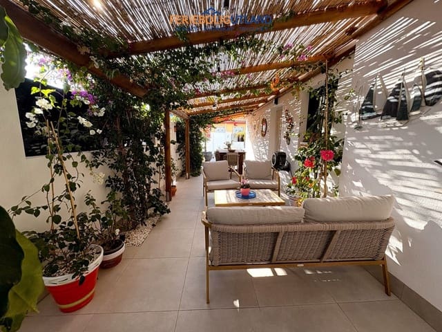 3 soveværelse Villa til salg i San Pedro del Pinatar ciudad, San Pedro del Pinatar med swimmingpool garage - € 390.000 (Ref: 10006941)