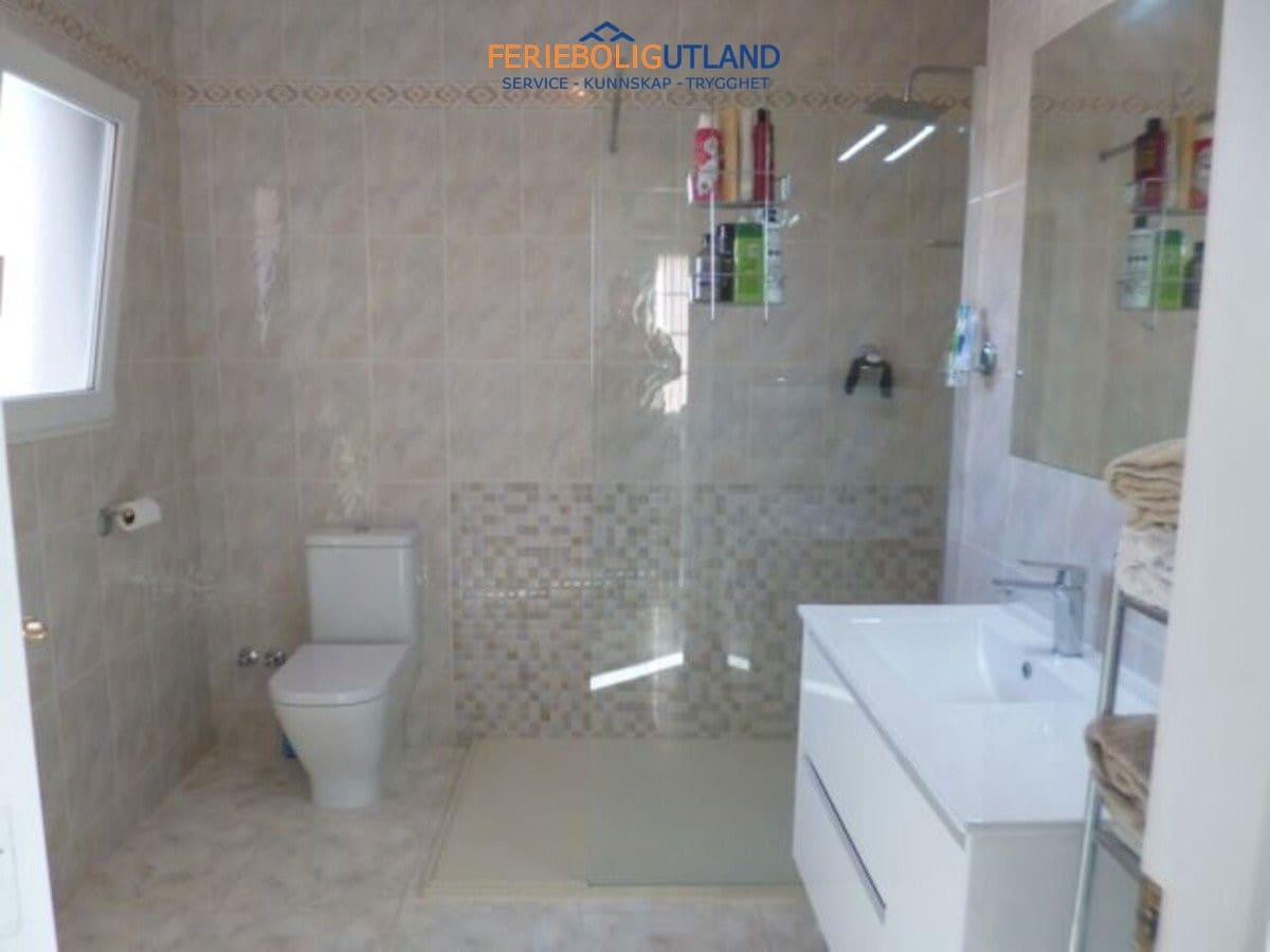 3 slaapkamer Villa te koop in Playa Flamenca met zwembad garage - € 419.000 (Ref: 10006942)