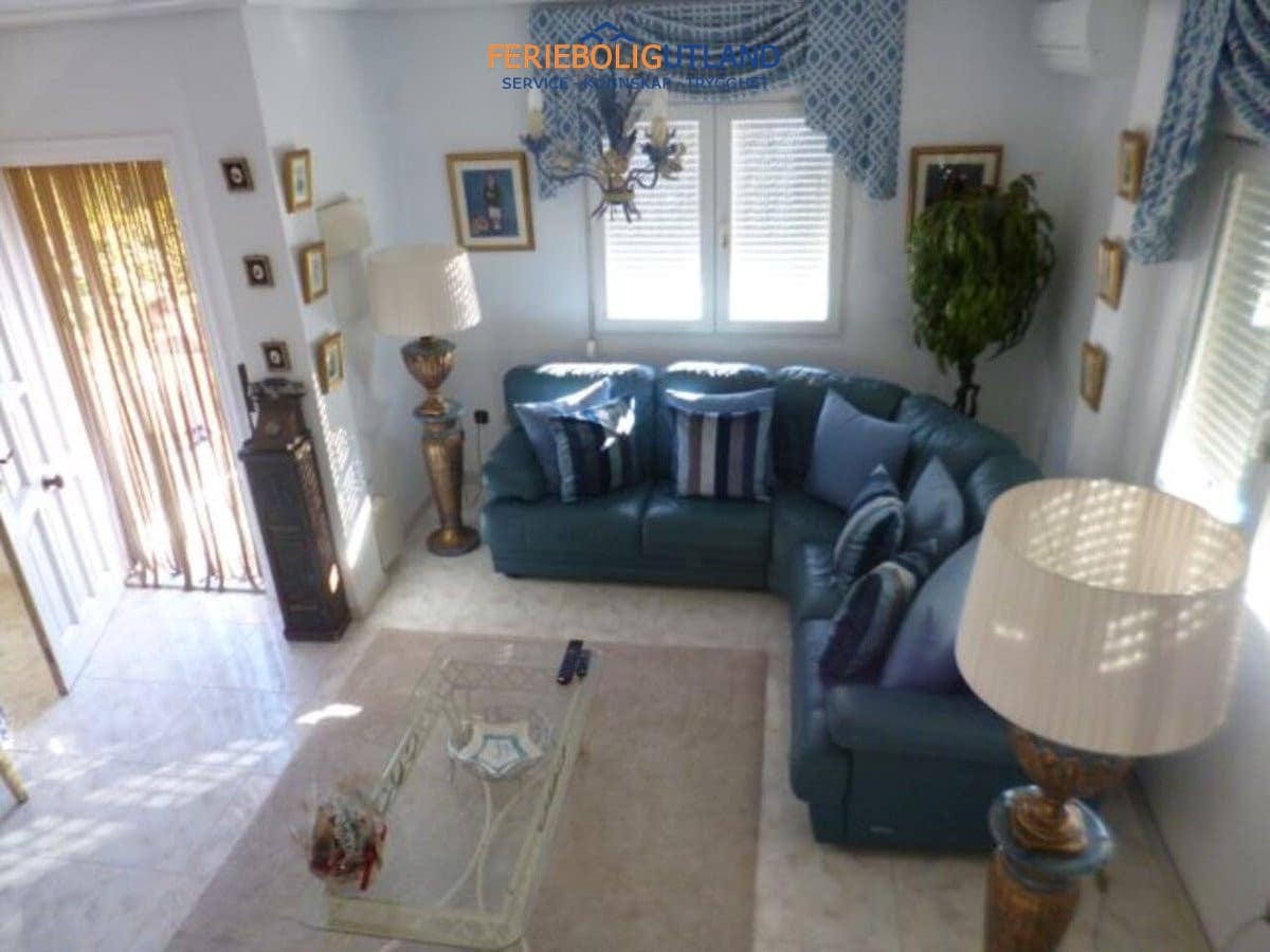 3 slaapkamer Villa te koop in Playa Flamenca met zwembad garage - € 419.000 (Ref: 10006942)