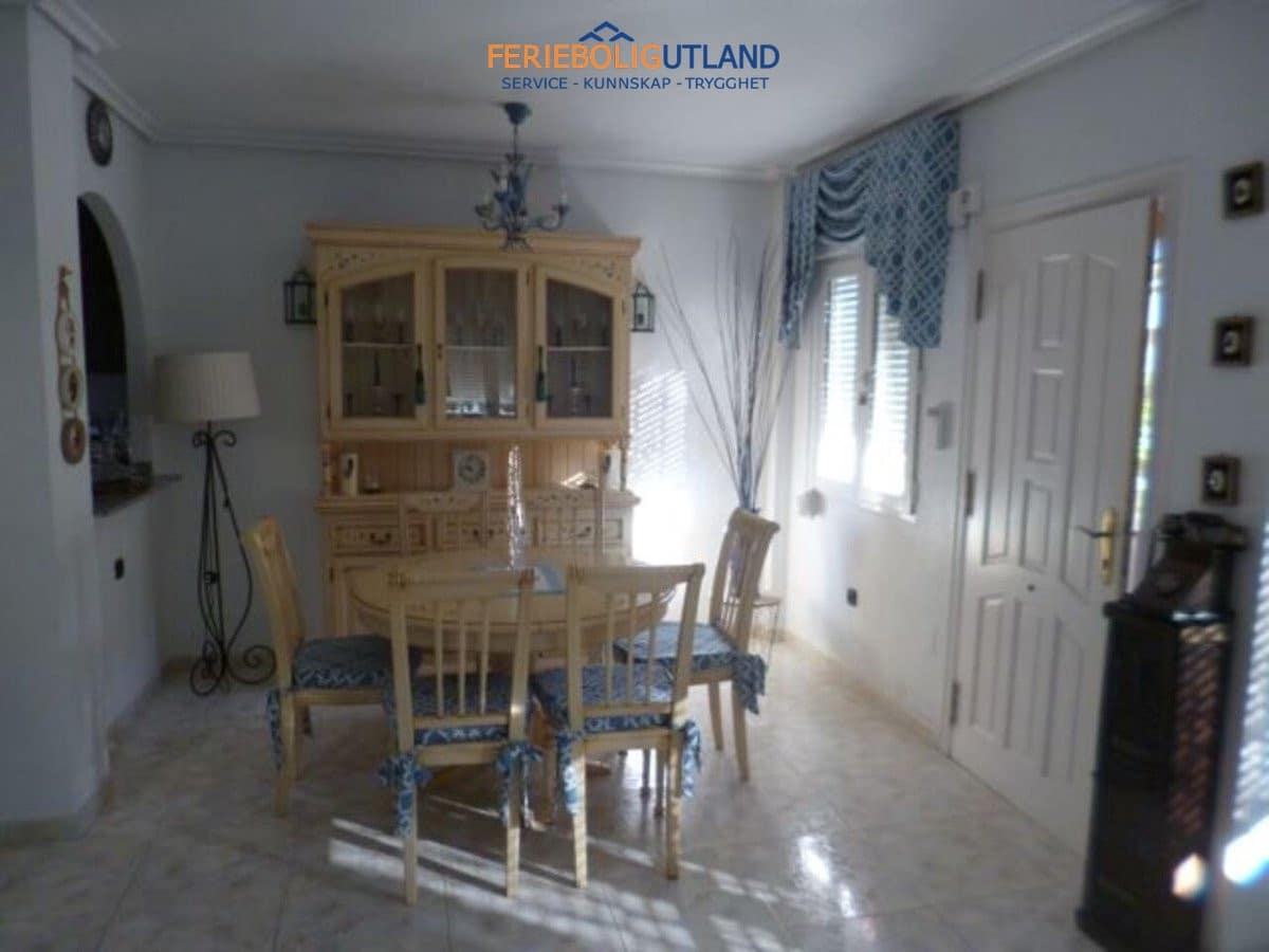 3 slaapkamer Villa te koop in Playa Flamenca met zwembad garage - € 419.000 (Ref: 10006942)