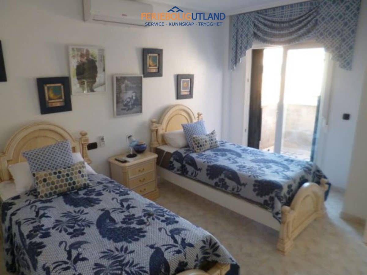 3 slaapkamer Villa te koop in Playa Flamenca met zwembad garage - € 419.000 (Ref: 10006942)