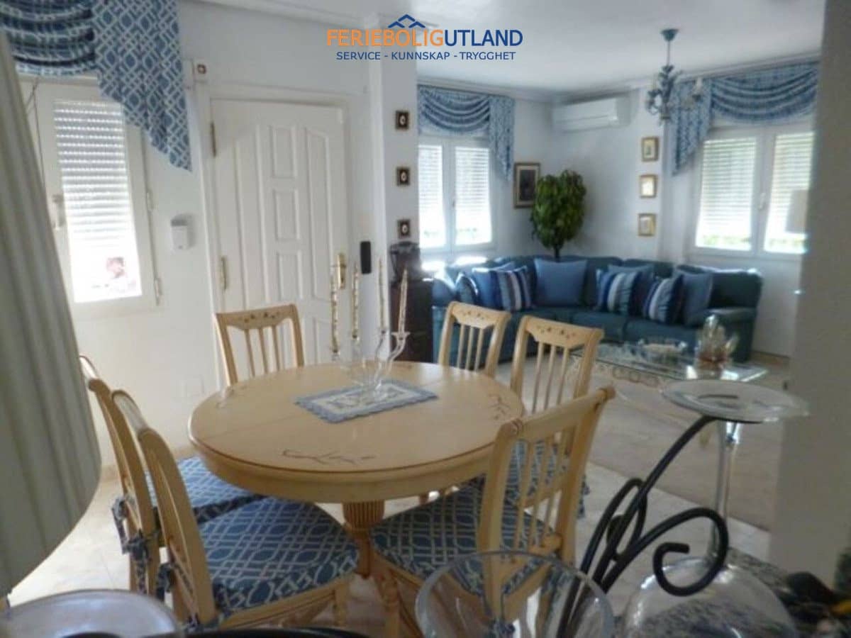 3 slaapkamer Villa te koop in Playa Flamenca met zwembad garage - € 419.000 (Ref: 10006942)