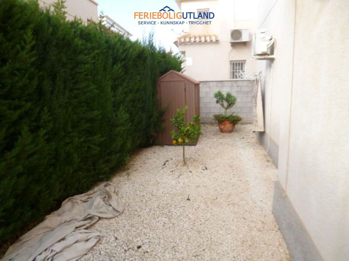 3 slaapkamer Villa te koop in Playa Flamenca met zwembad garage - € 419.000 (Ref: 10006942)