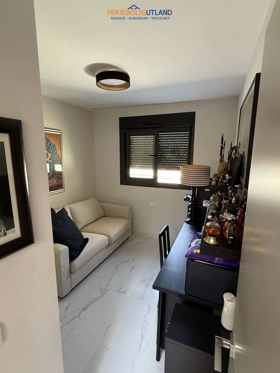 2 slaapkamer Penthouse te koop in Playa Flamenca met zwembad garage - € 489.000 (Ref: 10006945)