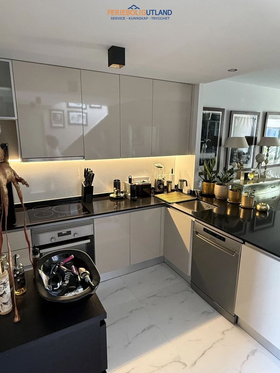 2 slaapkamer Penthouse te koop in Playa Flamenca met zwembad garage - € 489.000 (Ref: 10006945)