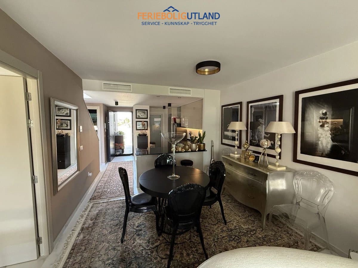2 slaapkamer Penthouse te koop in Playa Flamenca met zwembad garage - € 489.000 (Ref: 10006945)