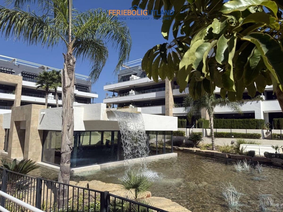2 slaapkamer Penthouse te koop in Playa Flamenca met zwembad garage - € 489.000 (Ref: 10006945)