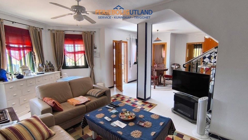 3 sovrum Hus till salu i Ciudad Quesada med pool - 290 000 € (Ref: 10006949)