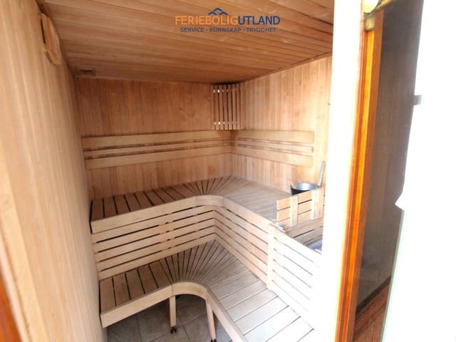 2 bedroom Apartment for sale in Villamartin, Orihuela with pool garage - € 289,000 (Ref: 10006950)