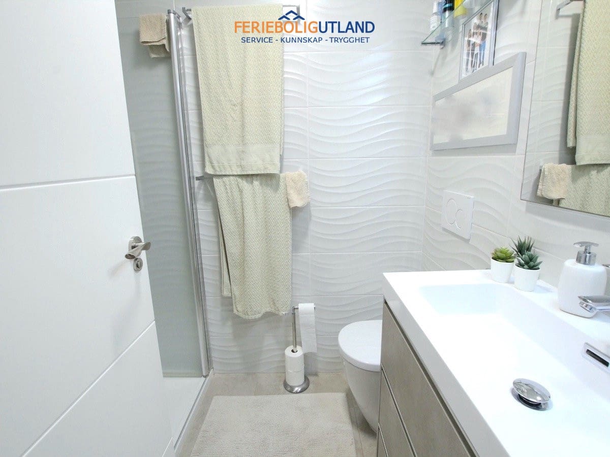 2 bedroom Apartment for sale in Villamartin with pool garage - € 289,000 (Ref: 10006950)