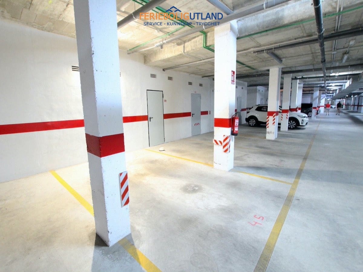 2 bedroom Apartment for sale in Villamartin with pool garage - € 289,000 (Ref: 10006950)