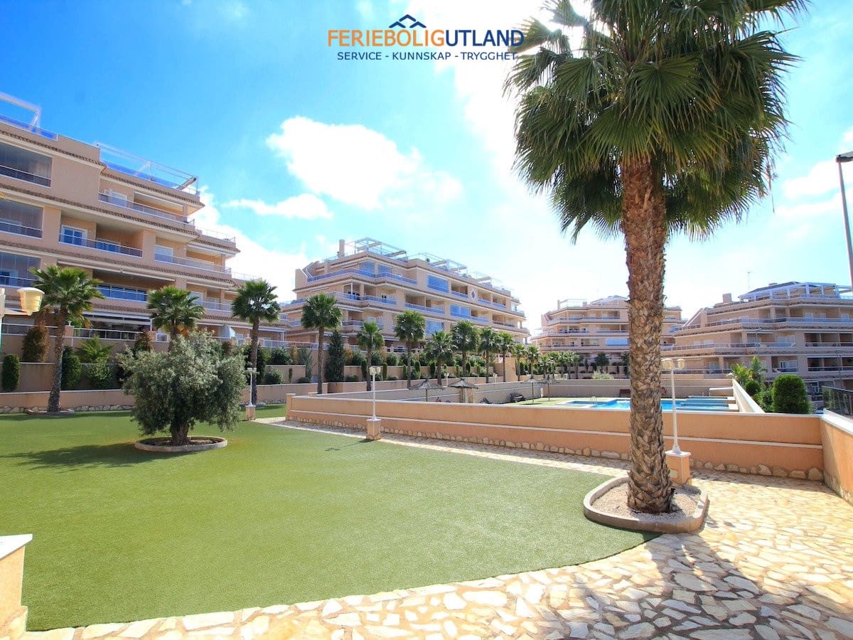 2 bedroom Apartment for sale in Villamartin with pool garage - € 289,000 (Ref: 10006950)