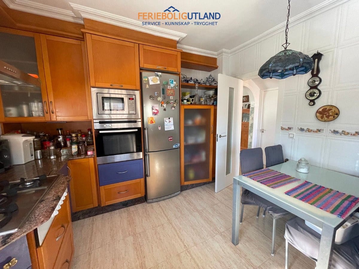 4 soveværelse Villa til salg i Guardamar del Segura med swimmingpool garage - € 410.000 (Ref: 10006952)