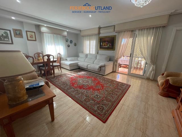 4 soveværelse Villa til salg i Zona Pueblo, Guardamar del Segura med swimmingpool garage - € 410.000 (Ref: 10006952)