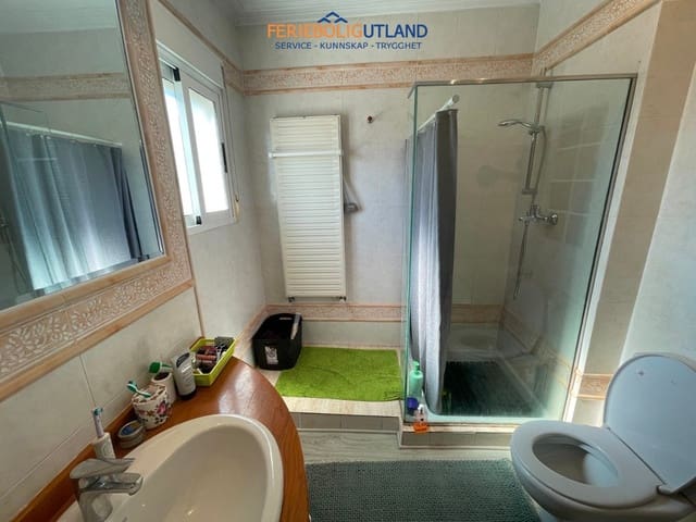 4 soveværelse Villa til salg i Zona Pueblo, Guardamar del Segura med swimmingpool garage - € 410.000 (Ref: 10006952)