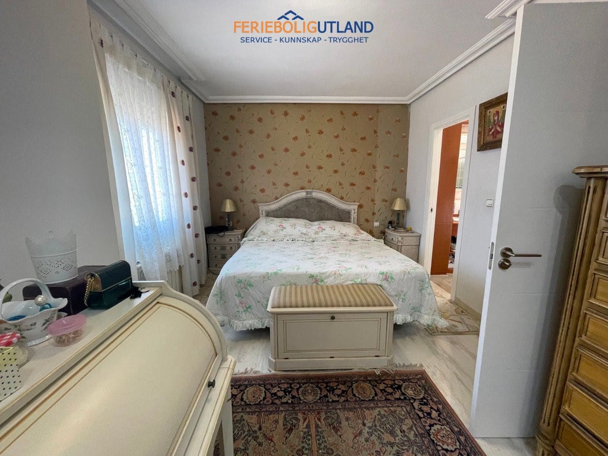 4 soveværelse Villa til salg i Guardamar del Segura med swimmingpool garage - € 410.000 (Ref: 10006952)