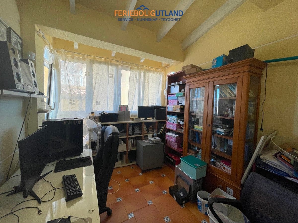 4 soveværelse Villa til salg i Guardamar del Segura med swimmingpool garage - € 410.000 (Ref: 10006952)