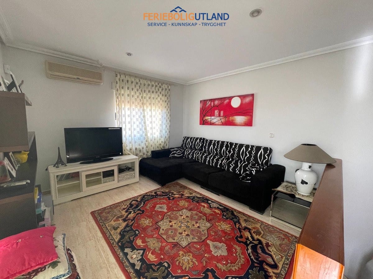 4 soveværelse Villa til salg i Guardamar del Segura med swimmingpool garage - € 410.000 (Ref: 10006952)