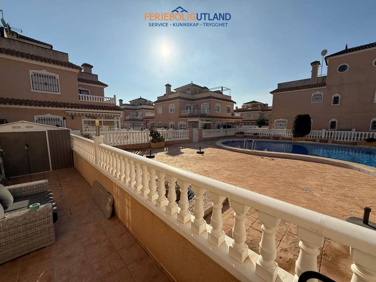 Pareado de 2 habitaciones en Torre de la Horadada en venta con piscina garaje - 254.900 € (Ref: 10006953)
