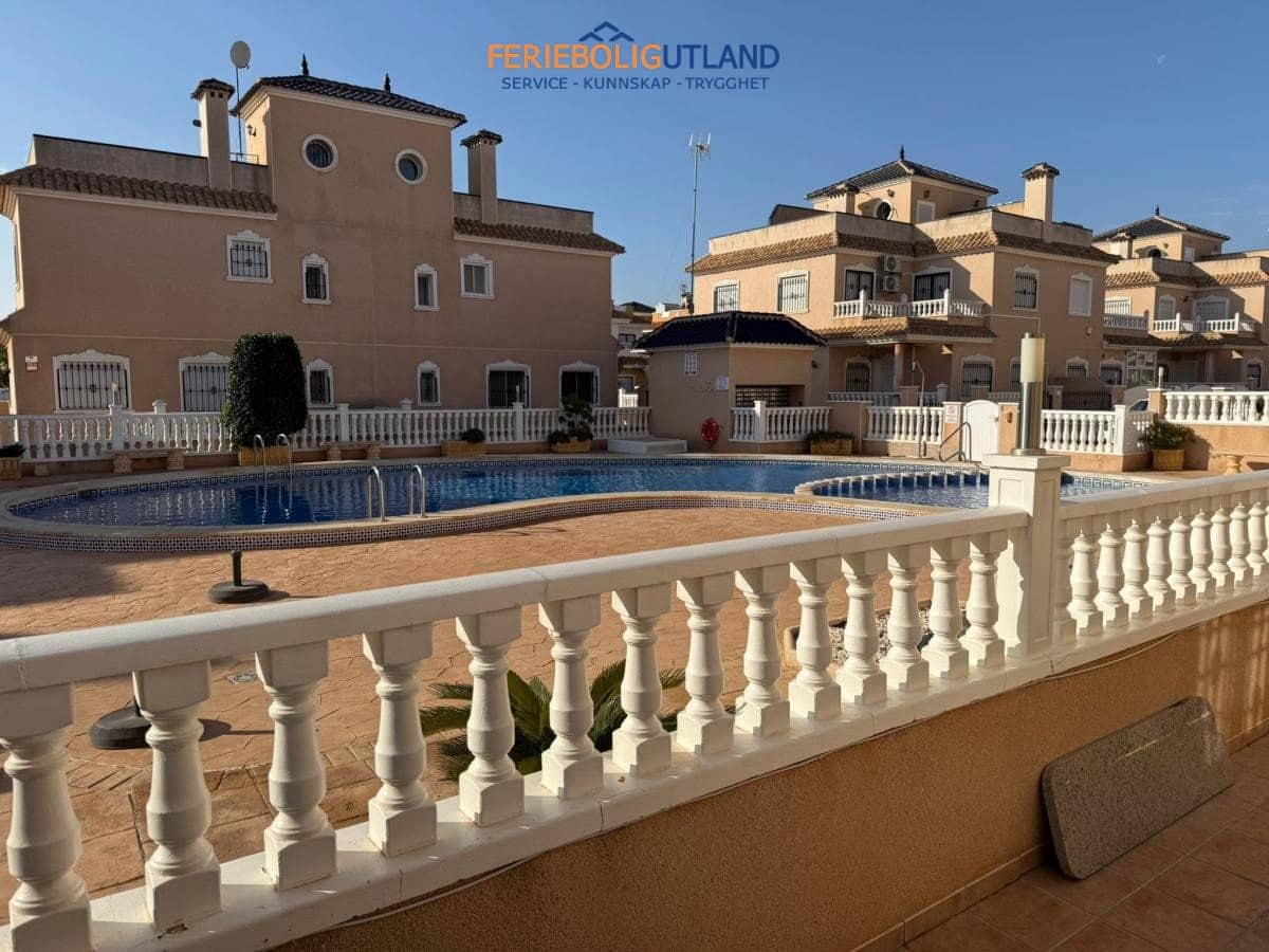 Pareado de 2 habitaciones en Torre de la Horadada en venta con piscina garaje - 254.900 € (Ref: 10006953)