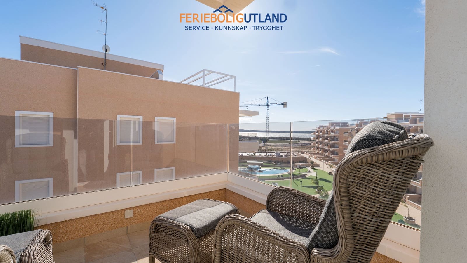3 Zimmer Apartment zu verkaufen in El Raso mit Pool Garage - 379.000 € (Ref: 10006955)