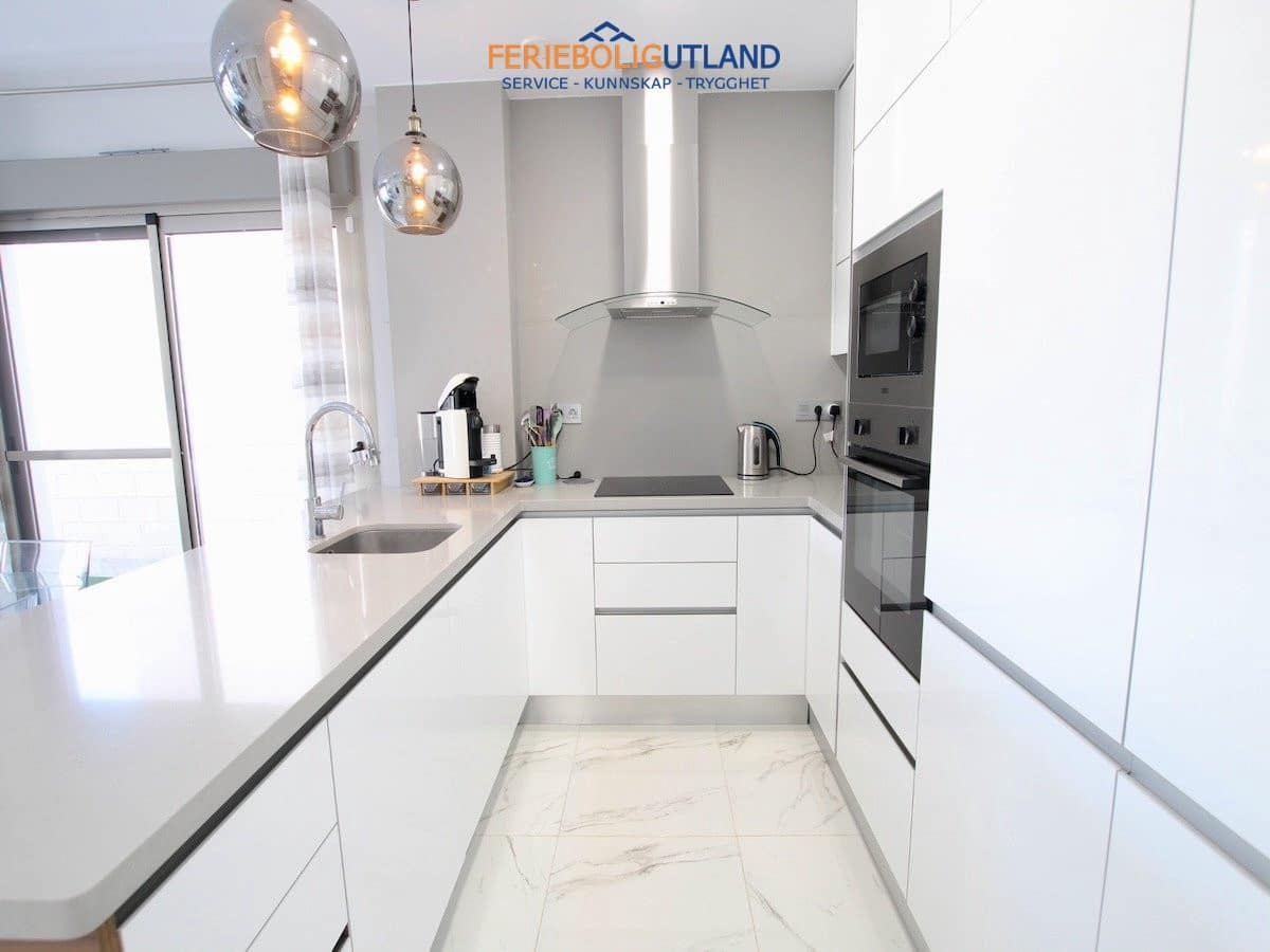 3 soveværelse Villa til salg i Villamartin med swimmingpool garage - € 375.000 (Ref: 10006960)