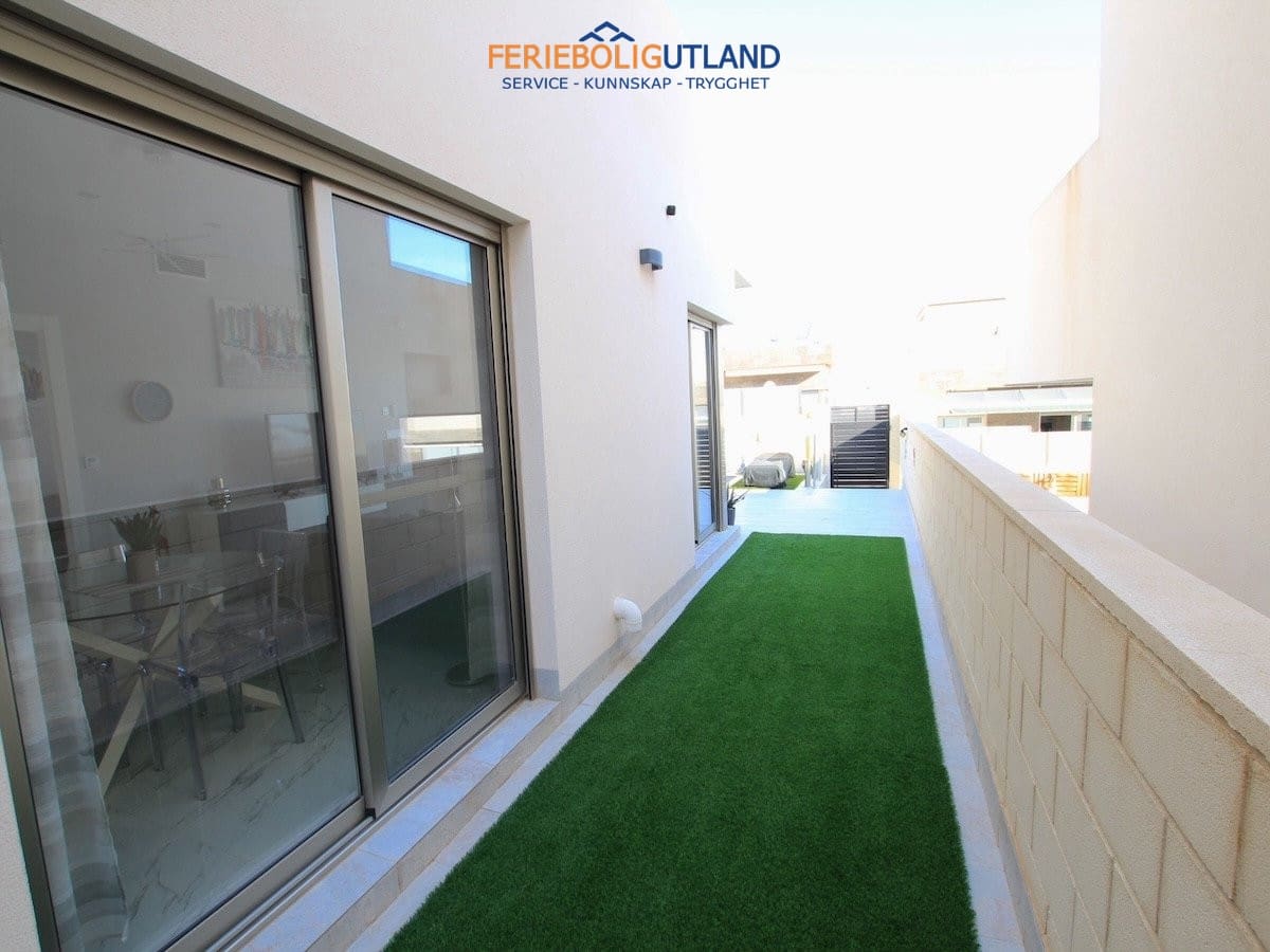3 soveværelse Villa til salg i Villamartin med swimmingpool garage - € 375.000 (Ref: 10006960)