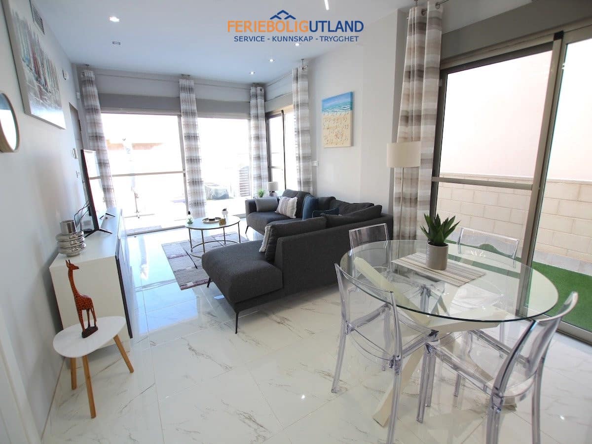3 soveværelse Villa til salg i Villamartin med swimmingpool garage - € 375.000 (Ref: 10006960)