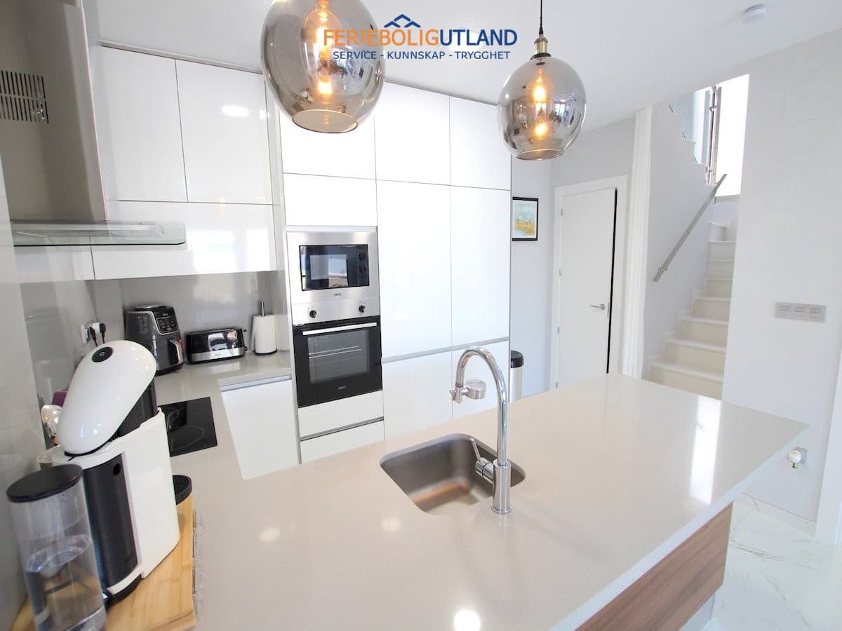 3 soveværelse Villa til salg i Villamartin med swimmingpool garage - € 375.000 (Ref: 10006960)
