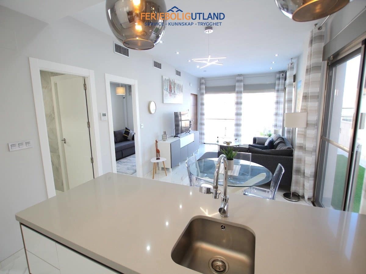3 soveværelse Villa til salg i Villamartin med swimmingpool garage - € 375.000 (Ref: 10006960)