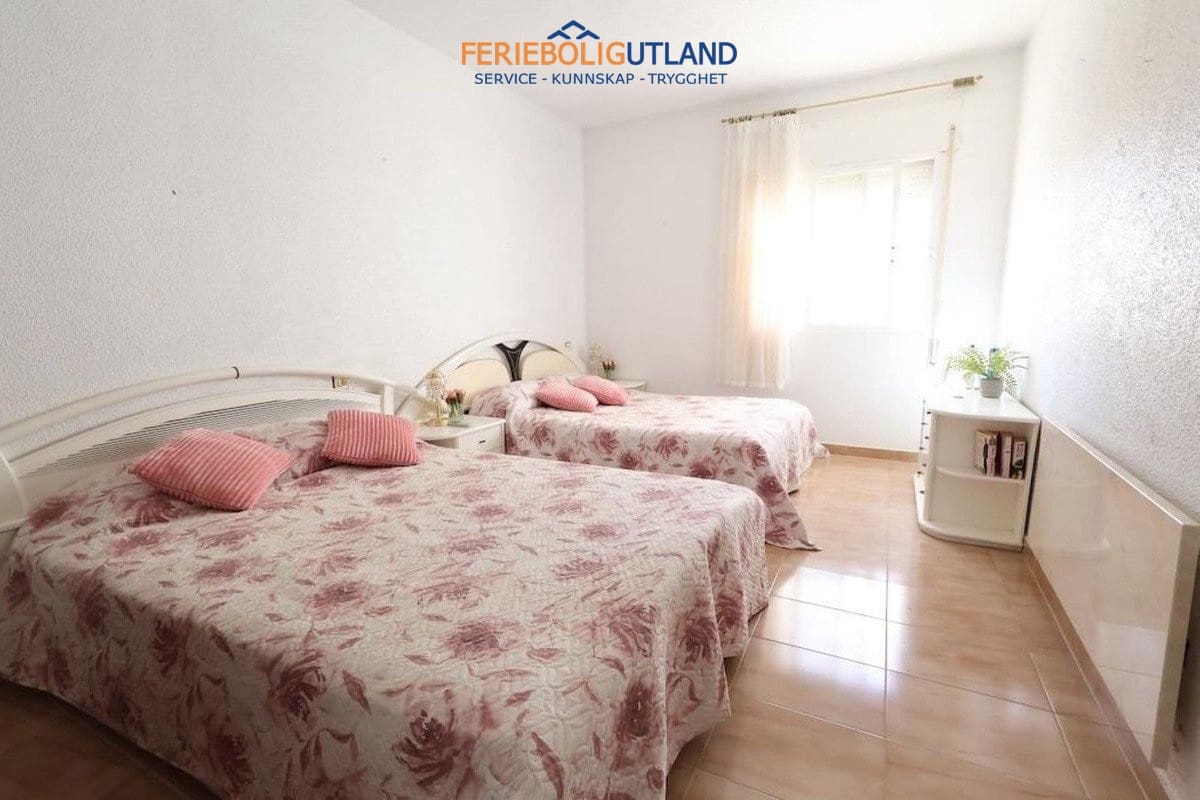 3 slaapkamer Villa te koop in Torrevieja met zwembad garage - € 479.000 (Ref: 10006961)