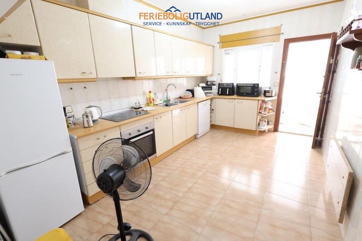 3 slaapkamer Villa te koop in Torrevieja met zwembad garage - € 479.000 (Ref: 10006961)